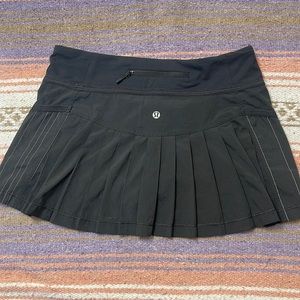 Pacesetter lululemon tennis skirt 6 black pinstripe